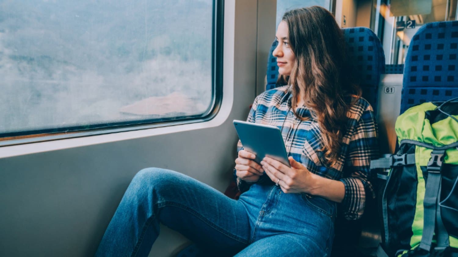 How to Meet People Safely While Traveling Solo